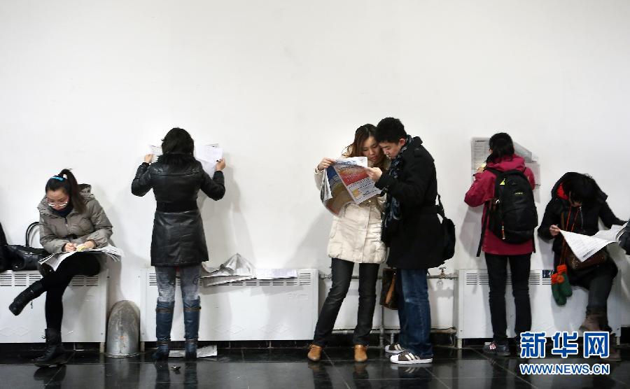 新聞鏡頭：“考研熱”背后是“就業(yè)難”？