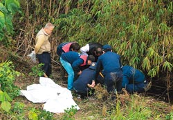 臺(tái)灣未婚女養(yǎng)不起兒將其掐死埋尸 3年后自首求死