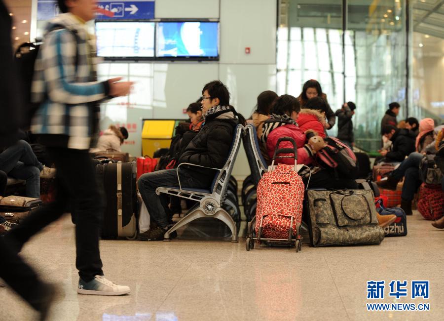 春節(jié)臨近 全國多地迎來節(jié)前春運客流高峰