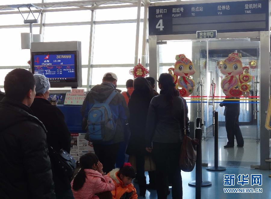 春節(jié)臨近 全國多地迎來節(jié)前春運客流高峰