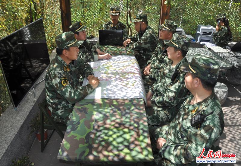 高清：武警涼山森林支隊請戰(zhàn)赴雅安救援