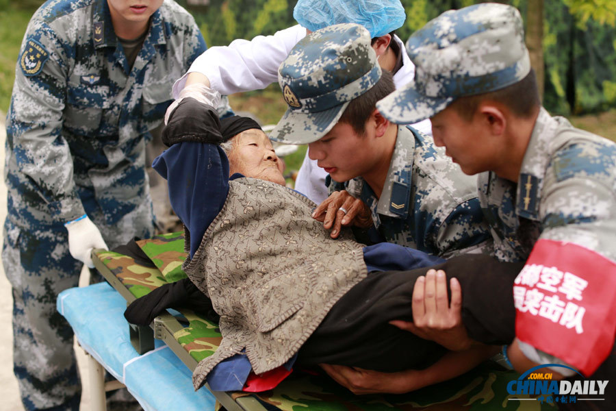 中國日報記者直擊地震重災區(qū)龍門鄉(xiāng)青龍場村