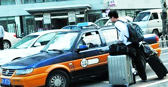 京出租車擬漲價 社會各界吐槽