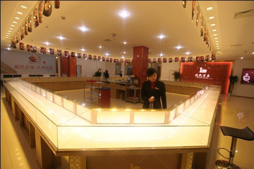 組圖：各地搶金潮持續(xù)金店被“洗劫一空”