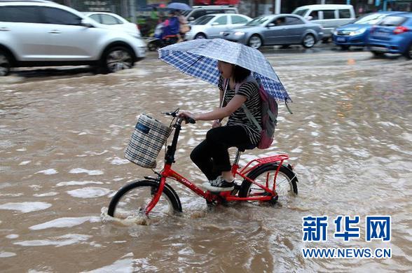 南方現(xiàn)今年最強降雨