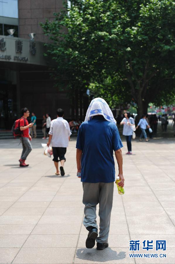 熱！熱！熱！多地發(fā)布高溫預(yù)警 最高溫度40℃