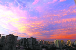 吹空調(diào)拿補貼 頂烈日沒人管