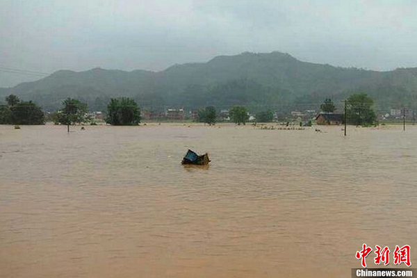 “蘇力”攜暴雨侵襲江西 贛南局地受淹嚴(yán)重