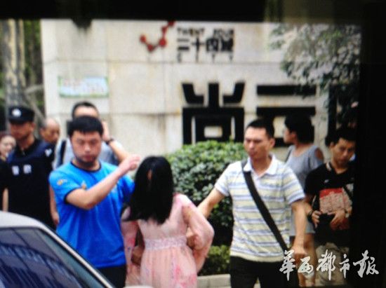 成都華潤(rùn)24城疑發(fā)生槍擊事件 槍戰(zhàn)已致一人死亡（組圖）