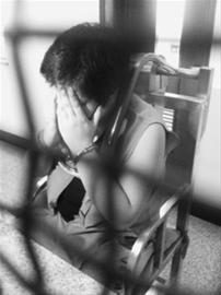 女子與“男友”發(fā)生性關(guān)系 在派出所發(fā)現(xiàn)其為女性