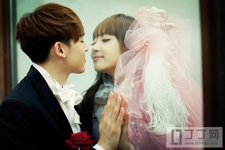 《我們結(jié)婚了》婚紗照盤點(diǎn) 維尼鬼澤最養(yǎng)眼