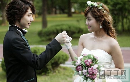 《我們結(jié)婚了》婚紗照盤點(diǎn) 維尼鬼澤最養(yǎng)眼