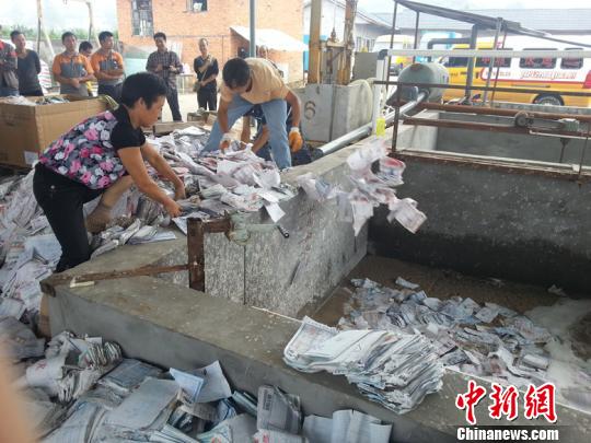 湖北宜昌集中銷(xiāo)毀430萬(wàn)張快遞單 保護(hù)網(wǎng)購(gòu)信息