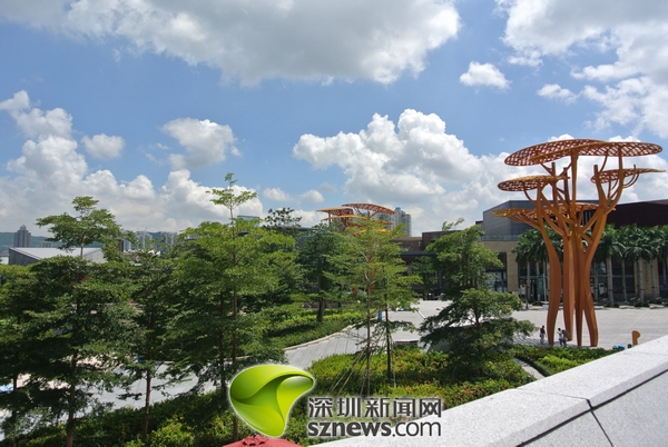 城市會(huì)客廳還是私人豪宅?歡樂海岸驚現(xiàn)別墅群(圖)