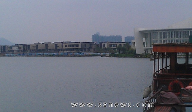城市會(huì)客廳還是私人豪宅?歡樂海岸驚現(xiàn)別墅群(圖)