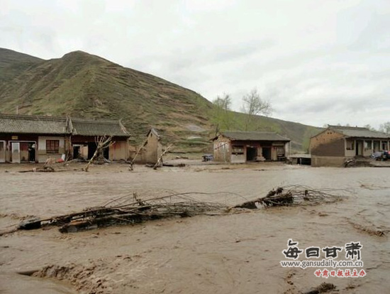 岷縣局地發(fā)生雷電冰雹暴雨災(zāi)害致7人遇難1人失蹤(組圖)