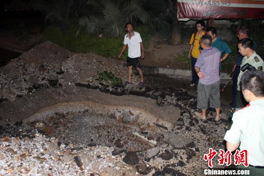 322國(guó)道桂林境內(nèi)發(fā)生天然氣管道泄漏 附近居民疏散