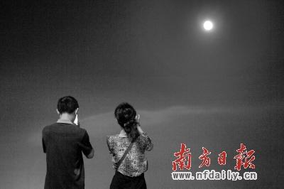 新旅游法將實(shí)施 游客擔(dān)心漲價(jià)國(guó)慶前出行