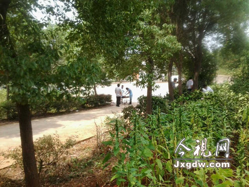 警方對被洗衣機(jī)絞死兩姐妹尸檢