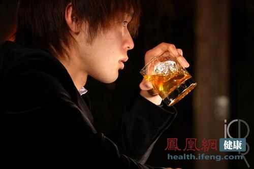 這幾種菜千萬別下酒吃 易變“奪命砒霜”