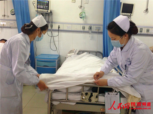 陜西漢中兩護(hù)士勇斗持刀歹徒:“90”后鄰家女孩的青春擔(dān)當(dāng)