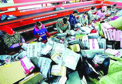網購達人抓狂“發(fā)貨速度慢” 雙11快件周末才能送完