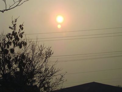 南京鼓樓區(qū)上空現(xiàn)兩個(gè)太陽(yáng) 專家稱因漂浮物太多
