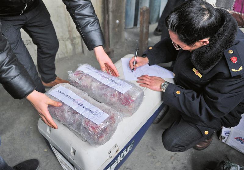 成都查封8噸走私牛羊肉 執(zhí)法現(xiàn)場遭對峙一小時(shí)