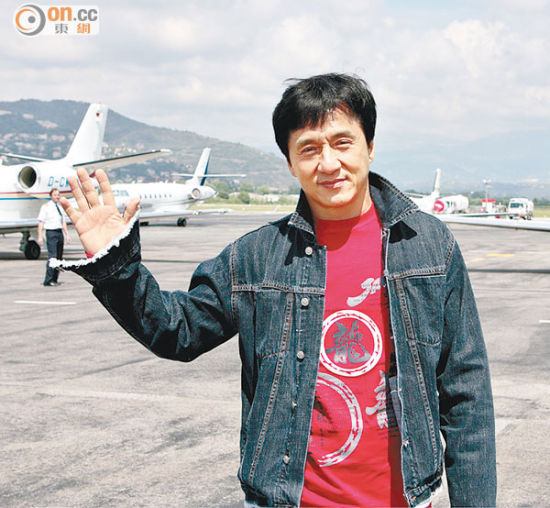預(yù)言家警告成龍將有大劫 曾預(yù)言張國榮死訊