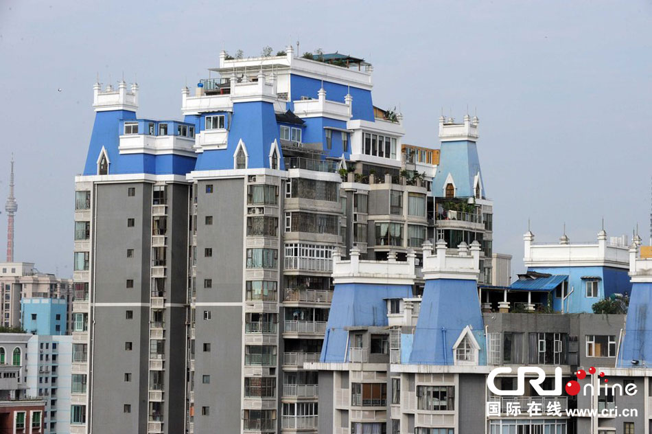 貴陽(yáng)“最牛”樓頂違章建筑：造型似城堡 為何拆不完？
