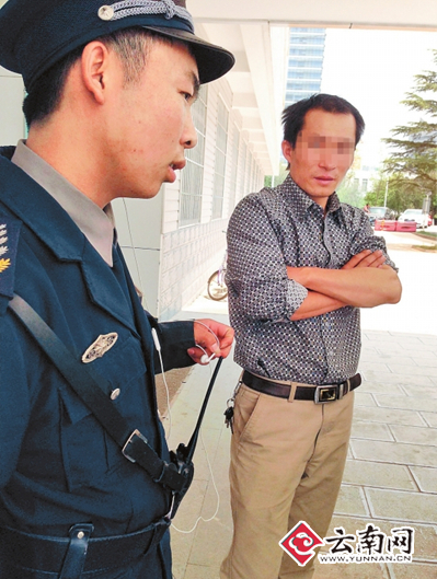 昆明山寨救護(hù)車泛濫 各大醫(yī)院病房發(fā)卡攬客