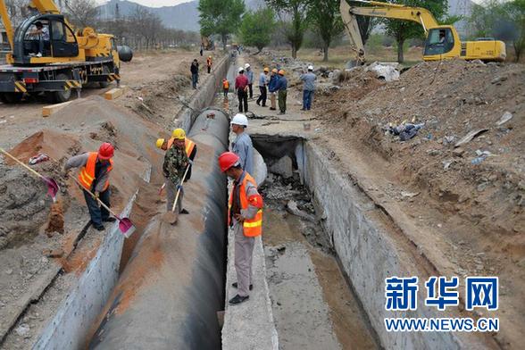 超標(biāo)前水質(zhì)如何 油污從何而來(lái)　飲水如何保安全——解讀蘭州自來(lái)水苯超標(biāo)事件三大焦點(diǎn)