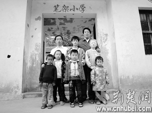 山村教師堅(jiān)守24年 不讓一個孩子輟學(xué)