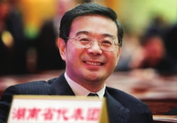 我國60后省部級官員超百人 多數(shù)系高學歷文科生
