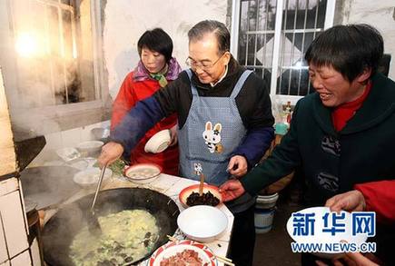 溫家寶在大別山革命老區(qū)與干部群眾共度春節(jié)紀(jì)實(shí)