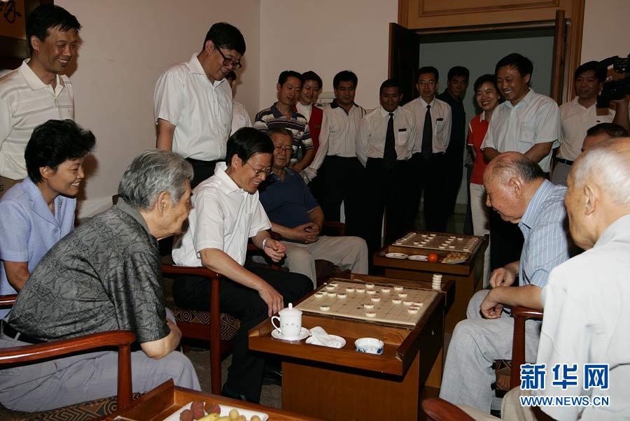 “為民、務(wù)實(shí)、清廉”——記中共中央政治局常委張高麗