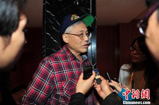 明星蜂擁穿官衣 星爺變委員艷星進(jìn)政協(xié)