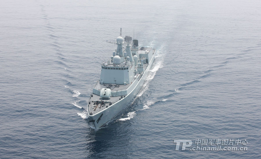 中俄聯(lián)合軍演 我軍直-9與俄巡洋艦并肩反潛
