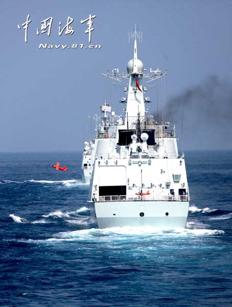 高清：中國(guó)海軍亮劍南海 各式武器開(kāi)火猛攻