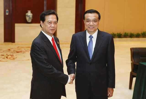 李克強會見東盟國家領(lǐng)導(dǎo)人