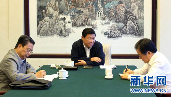 中共中央政治局常委到第一批黨的群眾路線教育實(shí)踐活動(dòng)聯(lián)系點(diǎn)出席指導(dǎo)專(zhuān)題民主生活會(huì)