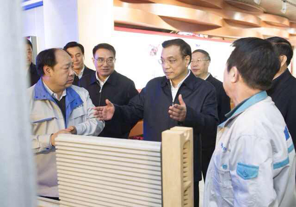 李克強考察沈陽企業(yè)：關(guān)心治霾技術(shù) 建議給科技人員股權(quán)