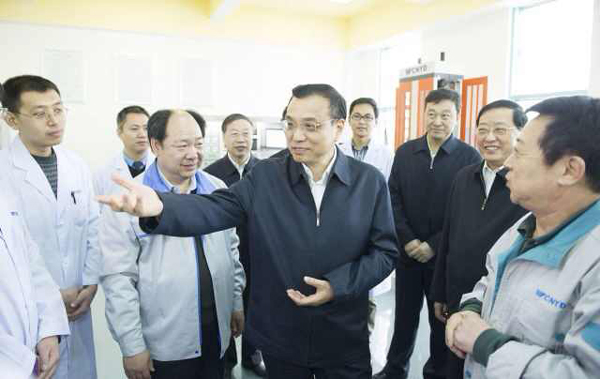 李克強考察沈陽企業(yè)：關(guān)心治霾技術(shù) 建議給科技人員股權(quán)