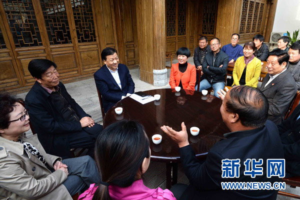 中共中央政治局常委到第二批黨的群眾路線教育實(shí)踐活動(dòng)聯(lián)系點(diǎn)調(diào)研指導(dǎo)工作