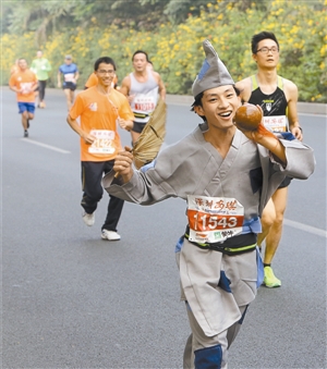 深馬開跑快樂無限：蝙蝠俠超人濟(jì)公烏龜兔子都來了