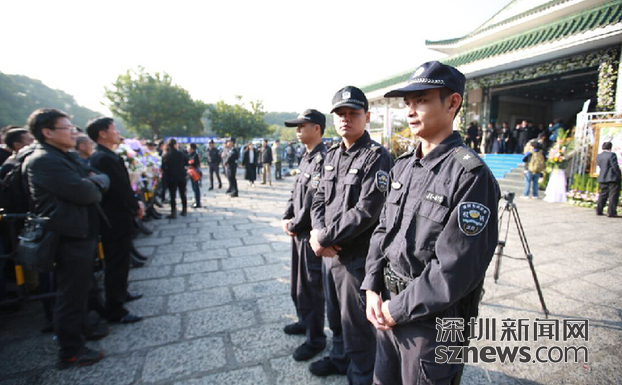 姚貝娜追悼會(huì)舉行 歌迷六點(diǎn)起床為“送最后一程”