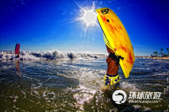驚險(xiǎn)刺激！盤點(diǎn)世界最美沖浪地