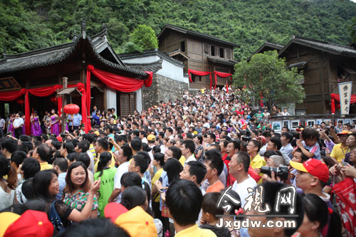 《天仙配后傳》大覺山開機 產(chǎn)后曹穎辣媽亮相