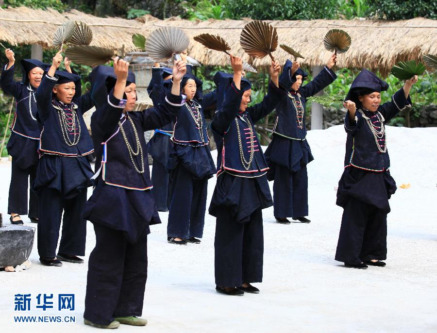 “以黑為美”的“黑衣壯”