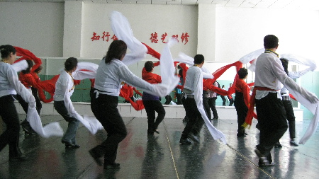 惠民“雙百萬(wàn)”工程 讓城市更美好 （圖）